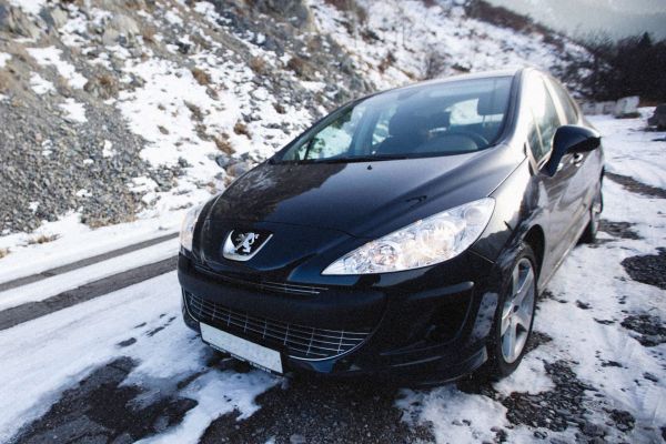 Pourquoi choisir la peugeot 308 puretech 130 : ses avantages clés !